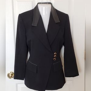 Albert Nipon 2 pc jacket and skirt suit Size 8